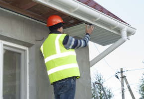 installing soffits